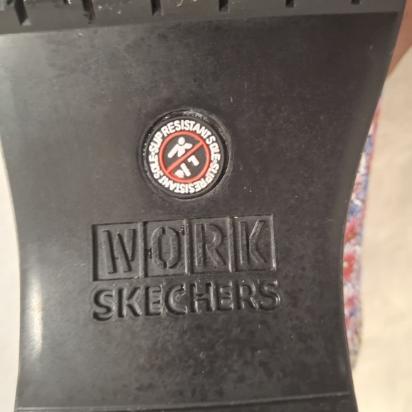 Women's Skechers Slip Resistant Work Clogs Size 9. - Picture 6 of 7